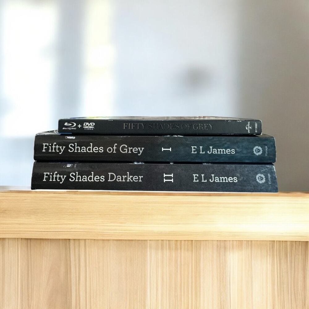 Fifty Shades of Grey Fifty Shades Darker Books + BLURay + DVD 📀 Unrated Version - Picture 5 of 5